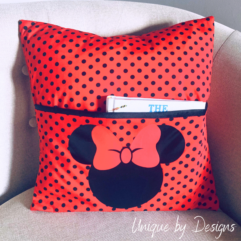 Minnie Book Cushion (40x40)