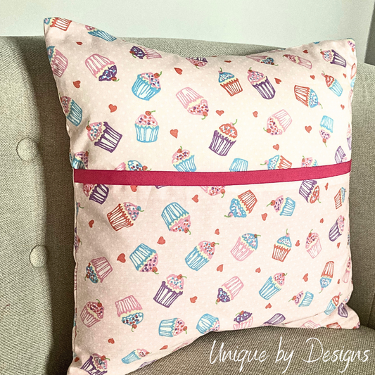 Cupcakes Book Cushion (40x40)