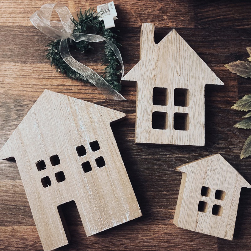 Wooden House Decoration Set